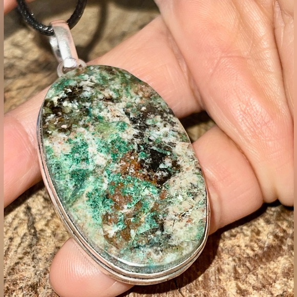 Chrysocolla Azurite Pendant 2 1/2” - Picture 8 of 11